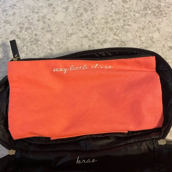 NWT Victoria’s Secret travelcase,canvas, compartments, retails for $70. - Picture 6 of 10